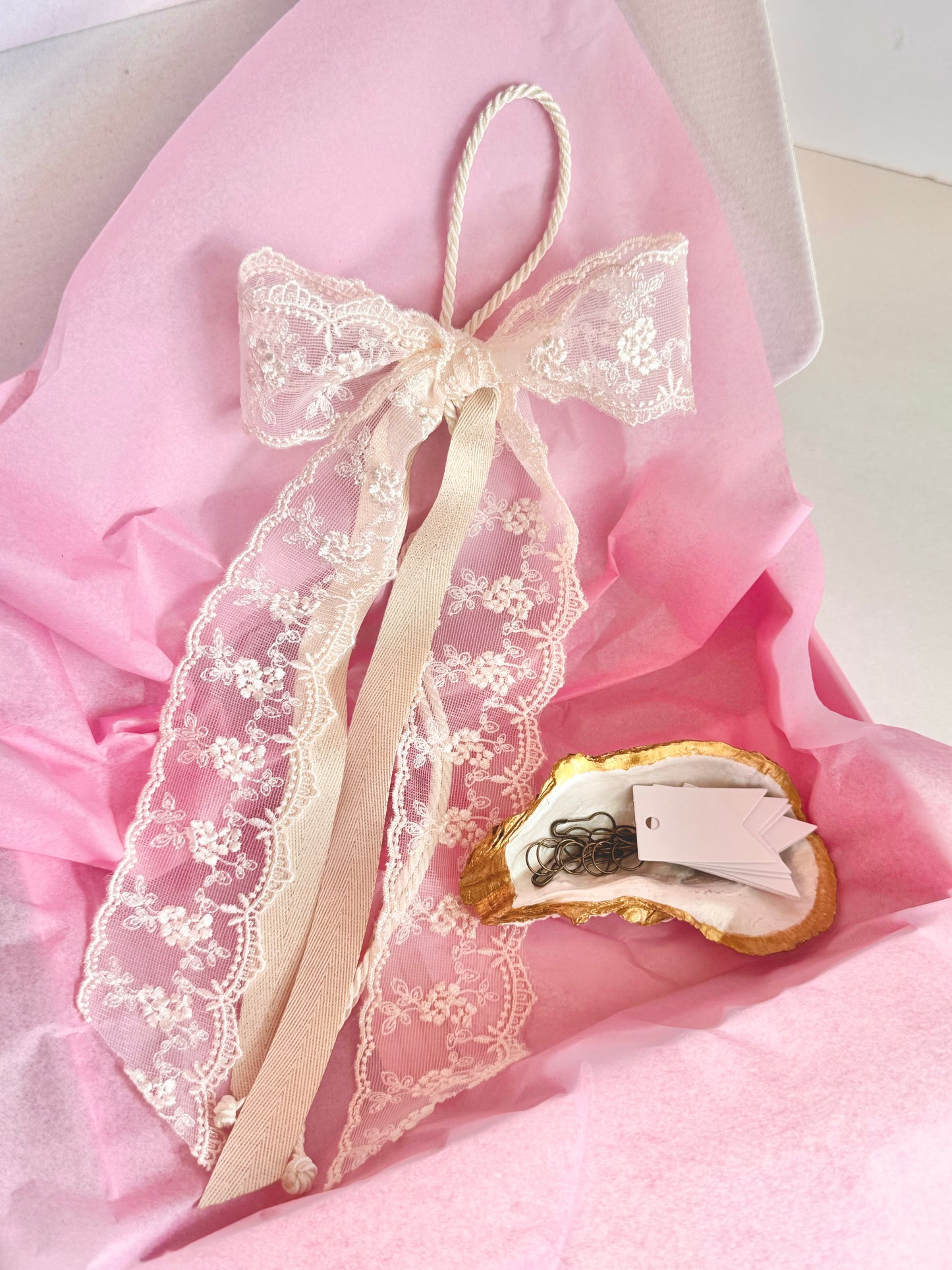 Ribbon Journal box set includes one ribbon, set of 24 pins and 24 papers, one handpainted oyster shell dish.